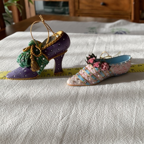 10 Heirloom Ornaments Stepping to Time Shoes - Picture 7 of 12